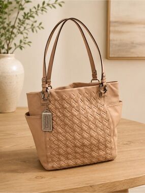 Coach Woven Tote Shoulder Bag in Tan EUC no callouts